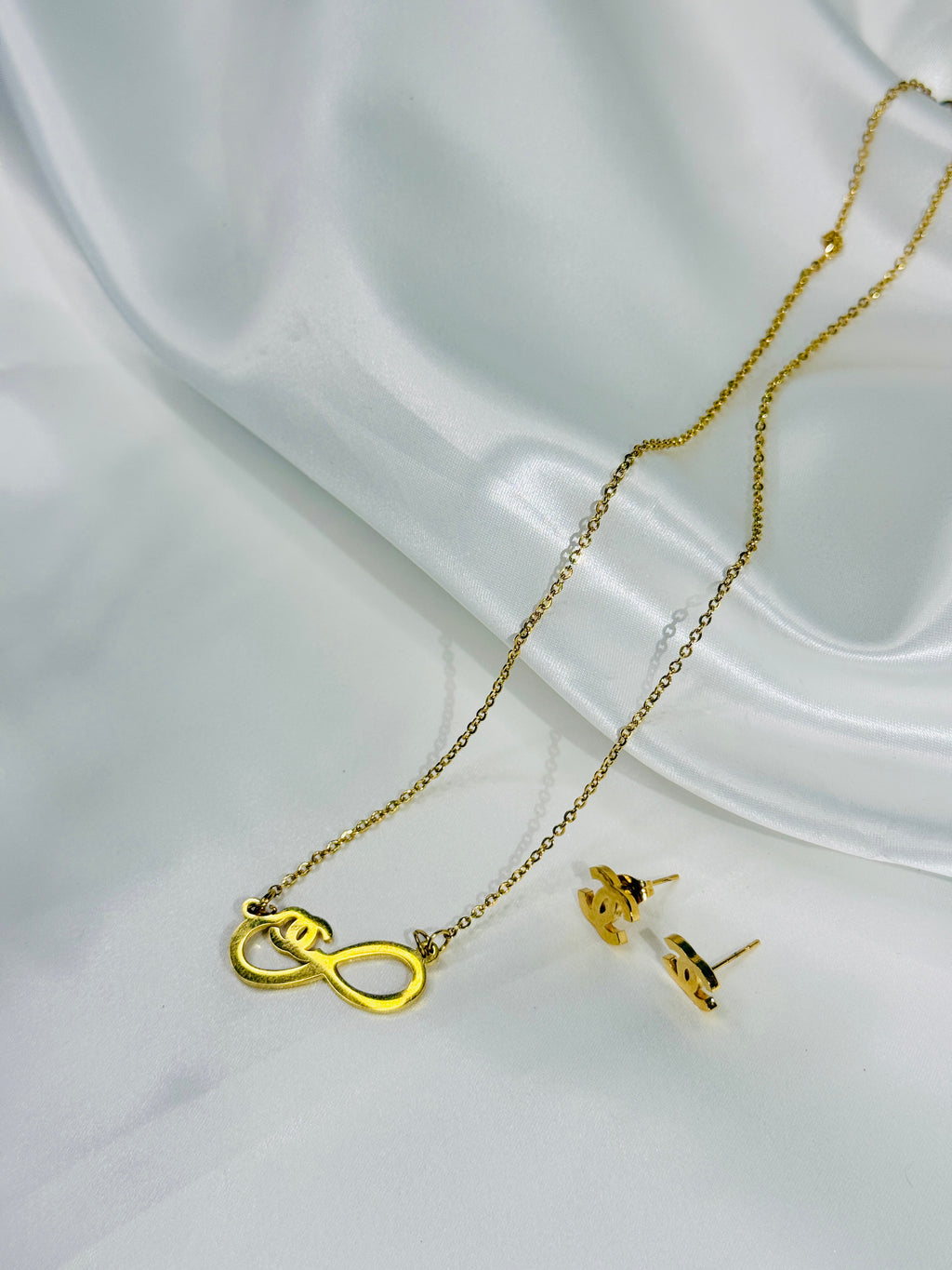 Golden Infinity Charm Jewelry Set